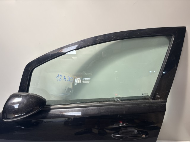 12430 Opel Corsa D 2006-2014 Bal első Ajtó HasználtFekete Z20R