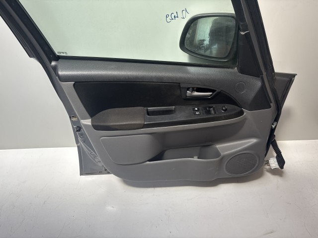 12429 Suzuki SX4 2007-2013 Bal első   Ajtó Használt