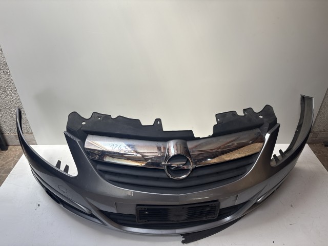 12435 Opel Corsa D első Lökhárító Szürke Z163