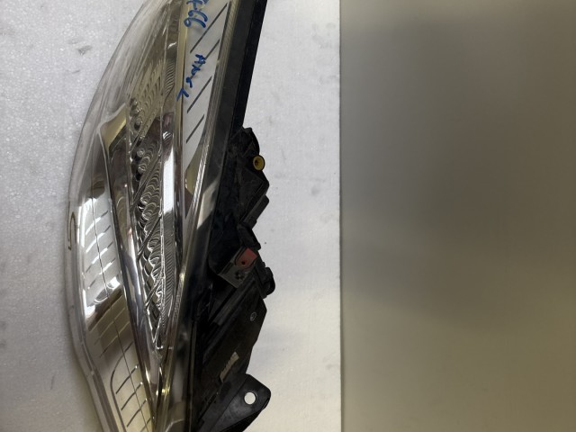 12466 Opel Meriva B Jobb első Lámpa Fényszóró Angol