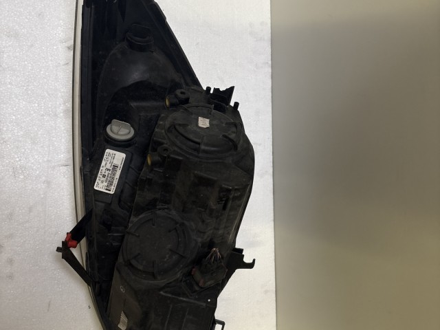 12466 Opel Meriva B Jobb első Lámpa Fényszóró Angol