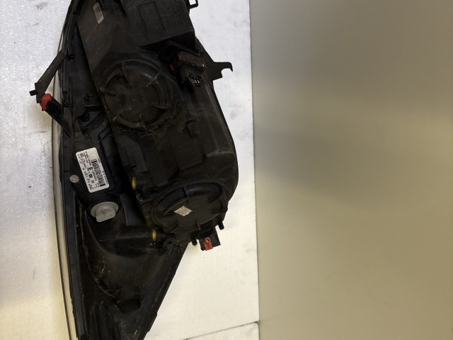 12470 Opel Meriva B 2010-2017 Lámpa , Fényszóró Használt Bal első 