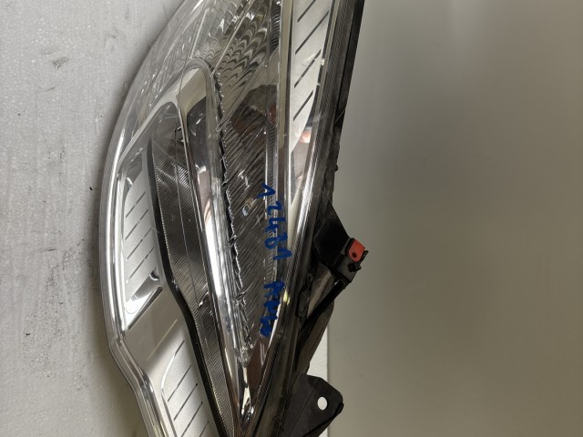 12481 Opel Meriva B  Jobb első Lámpa Fényszóró Angol