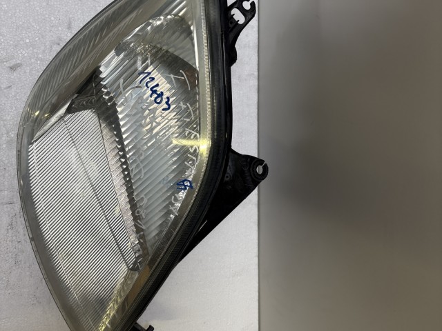 12483 Ford Fiesta v 2004-2008 Jobb első Lámpa Fényszóró