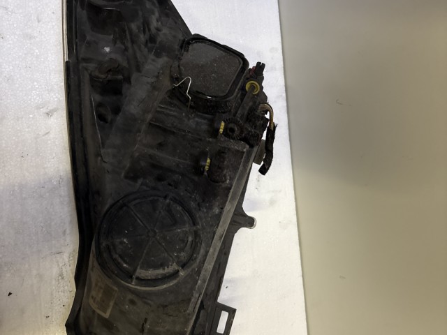 12501 Opel Corsa D 2006-2014 Jobb első Lámpa Fényszóró