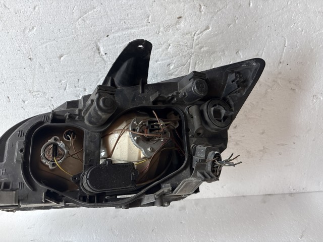 9042 Ford Focus II. 2004-2011Jobb első Lámpa Fényszóró