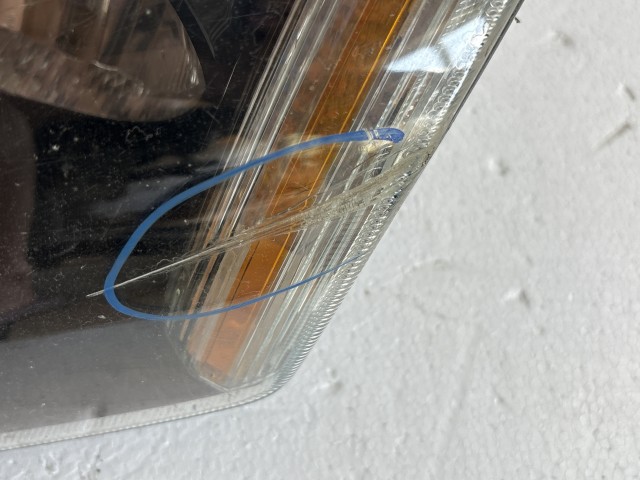 8251 Ford Focus II. 2004-2011Bal első Lámpa Fényszóró