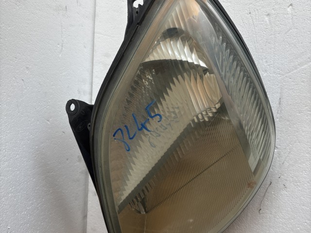 8245 Ford Fiesta 2002-2005 Bal első Lámpa Fényszóró