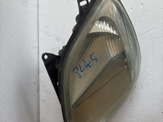 8245 Ford Fiesta 2002-2005 Bal első Lámpa Fényszóró
