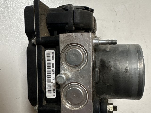 Opel Corsa D 2006-2014 Abs kocka Használt   