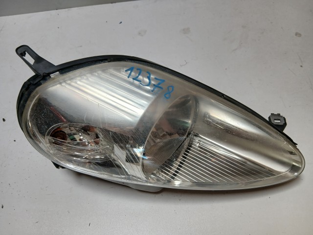 12520 Fiat Grande Punto  2005-2009 Jobb első Lámpa Fényszóró