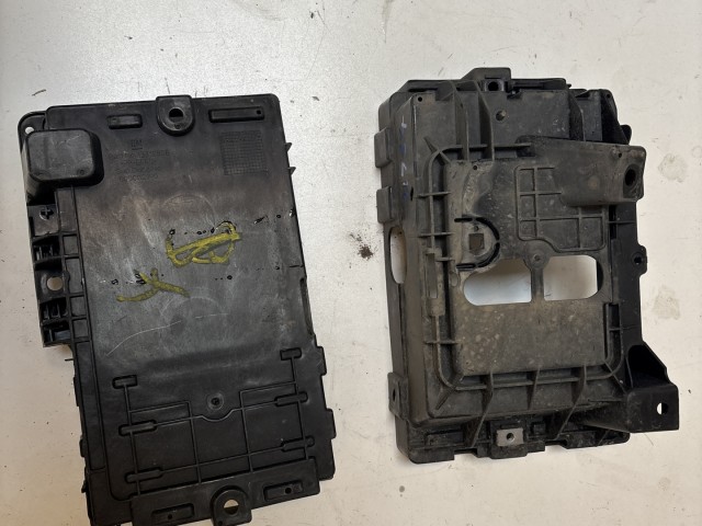 Opel Meriva B 2010-2017 Akkumulátor tartó, tálca Használt