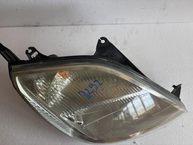 8292 Ford Fiesta 2002-2005 Jobb első Lámpa Fényszóró