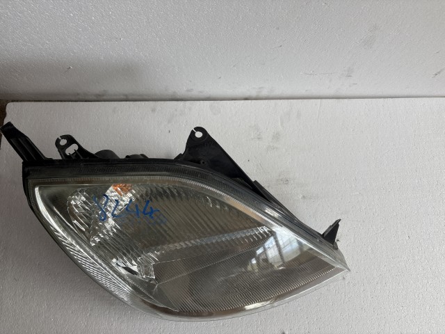 8244 Ford Fiesta 2002-2005 Jobb első Lámpa Fényszóró