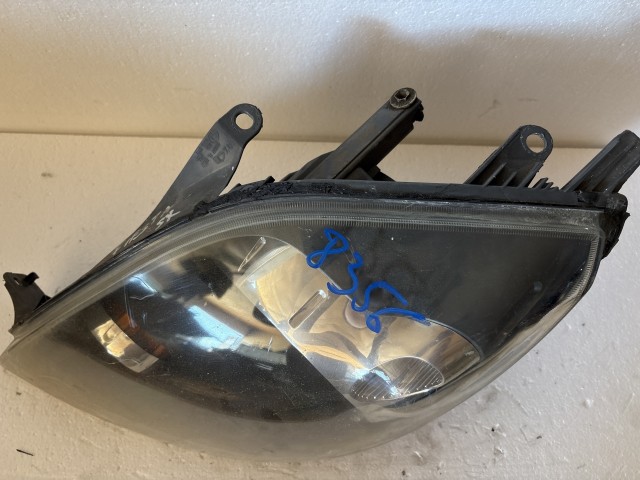 8356 Ford Fiesta v 2004-2008 Bal első  Lámpa Fényszóró