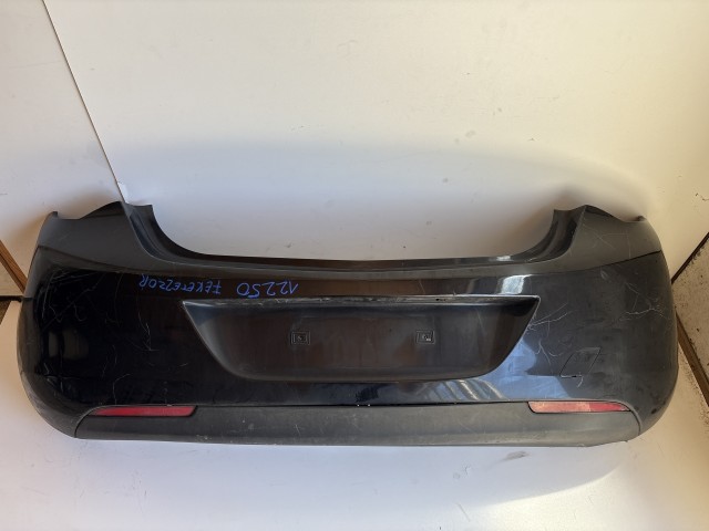 12250 Opel Astra J 2009-2015 hátsó Lökhárító Használt Fekete Z20R 5 ajtós