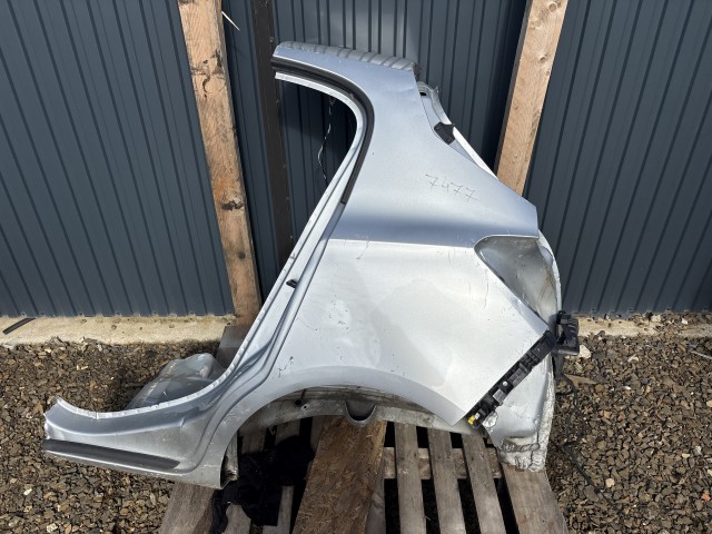 Opel Corsa E Bal hátsó negyed 5 ajtós