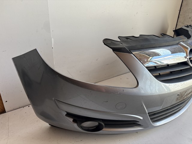 12633 Opel Corsa D első  Lökhárító Szürke Z163
