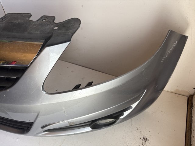 12633 Opel Corsa D első  Lökhárító Szürke Z163