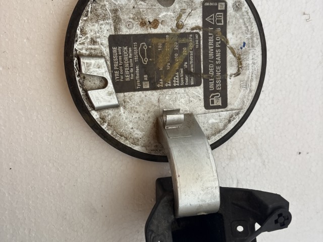 Opel Corsa D 2006-2014 Tankajtó Használt Z177 ezüst 