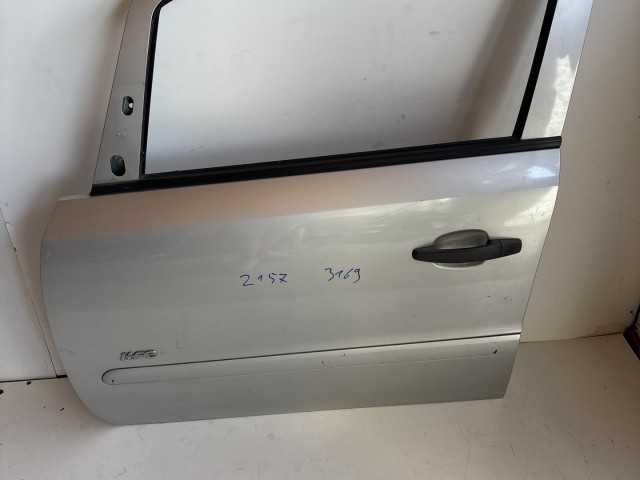 12689 Opel Zafira B Bal első Ajtó Ezüst Z157