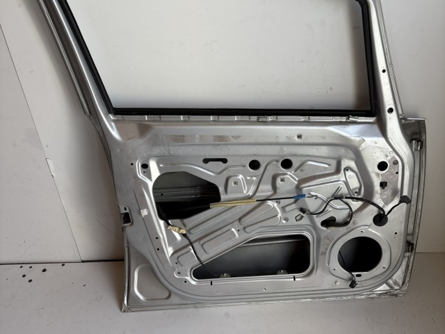 12689 Opel Zafira B Bal első Ajtó Ezüst Z157