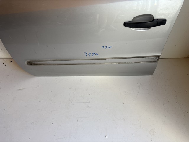 12693 Opel Zafira B Bal első Ajtó Ezüst Z157