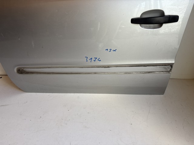 12693 Opel Zafira B Bal első Ajtó Ezüst Z157