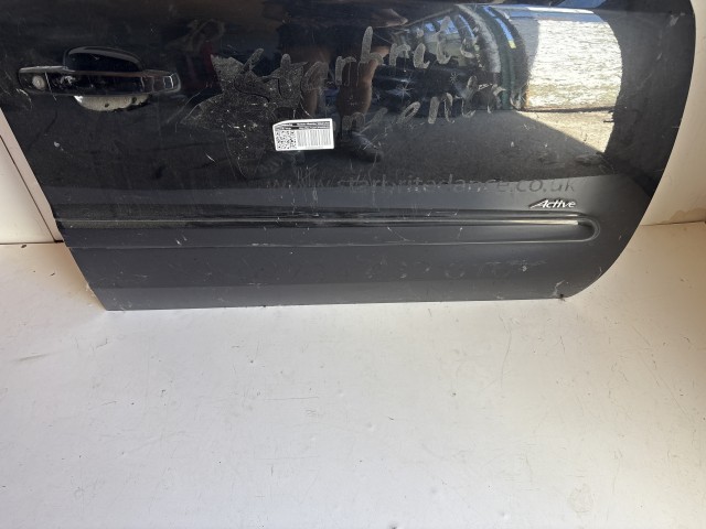 12699 Opel Zafira B Jobb első Ajtó Fekete Z20r