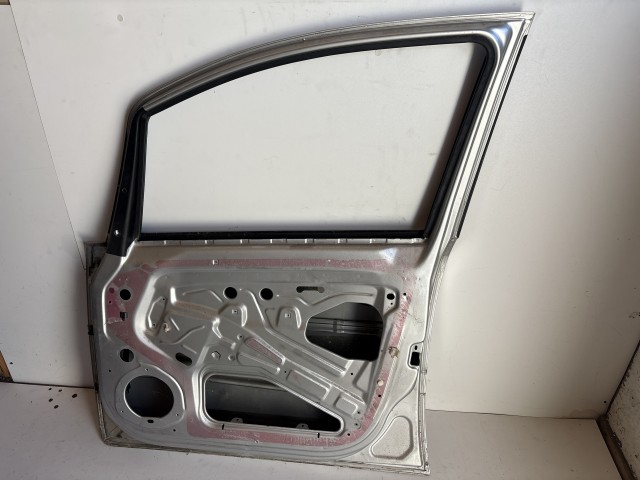 12705 Opel Zafira B Jobb első Ajtó Ezüst Z157
