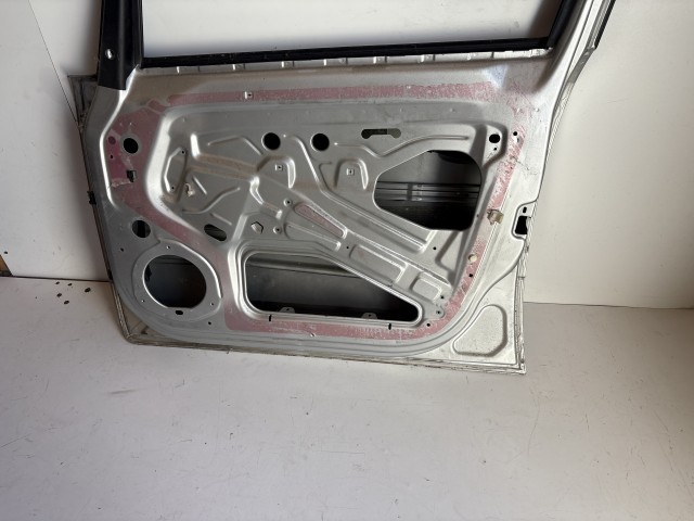 12705 Opel Zafira B Jobb első Ajtó Ezüst Z157