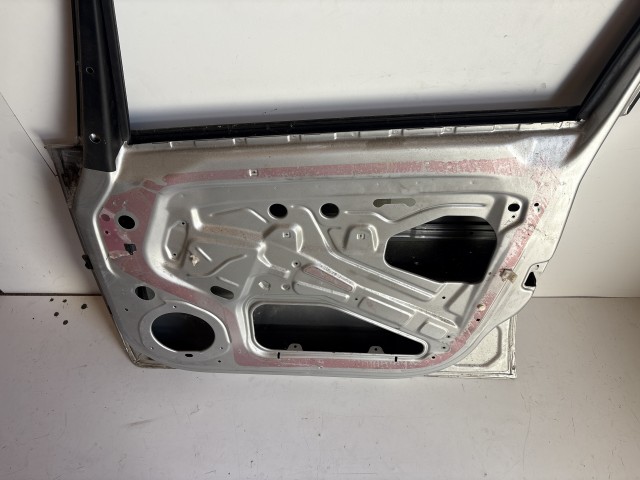12705 Opel Zafira B Jobb első Ajtó Ezüst Z157