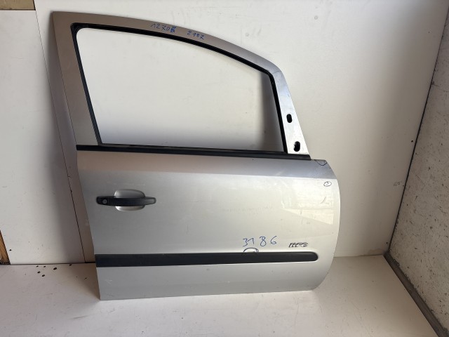 12707 Opel Zafira B Jobb első Ajtó Ezüst Z157