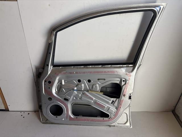 12707 Opel Zafira B Jobb első Ajtó Ezüst Z157
