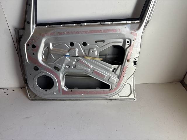 12707 Opel Zafira B Jobb első Ajtó Ezüst Z157