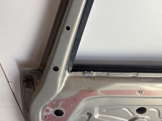 12711 Opel Zafira B Jobb első Ajtó Panacotta Z167