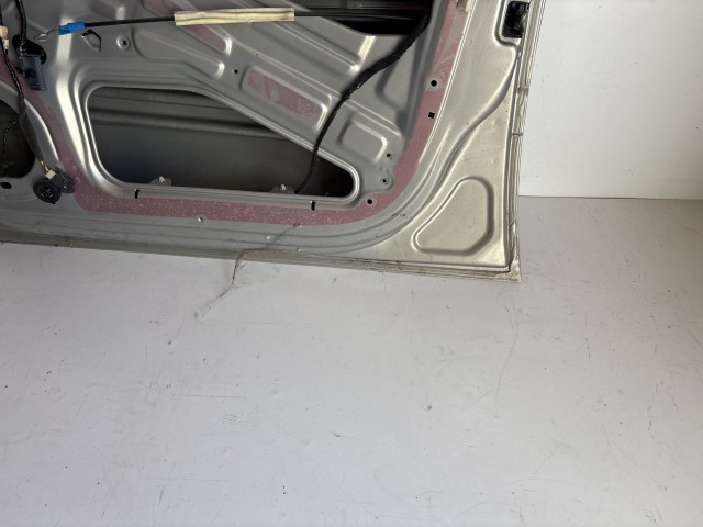 12711 Opel Zafira B Jobb első Ajtó Panacotta Z167