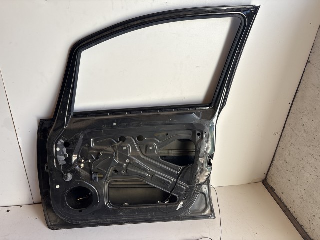 12713 Opel Zafira B Jobb első Ajtó Fekete Z20r