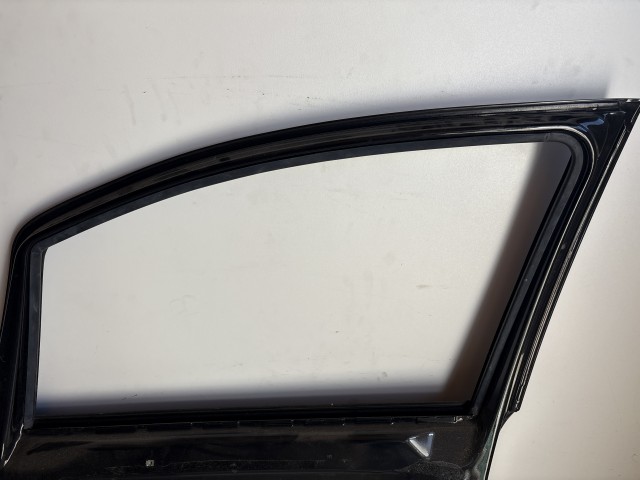 12713 Opel Zafira B Jobb első Ajtó Fekete Z20r