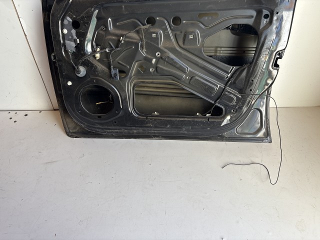 12713 Opel Zafira B Jobb első Ajtó Fekete Z20r