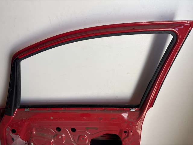 12715 Opel Zafira B Jobb első Ajtó Piros