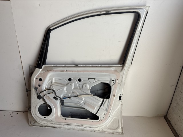 12714 Opel Zafira B Jobb első Ajtó Fehér y474