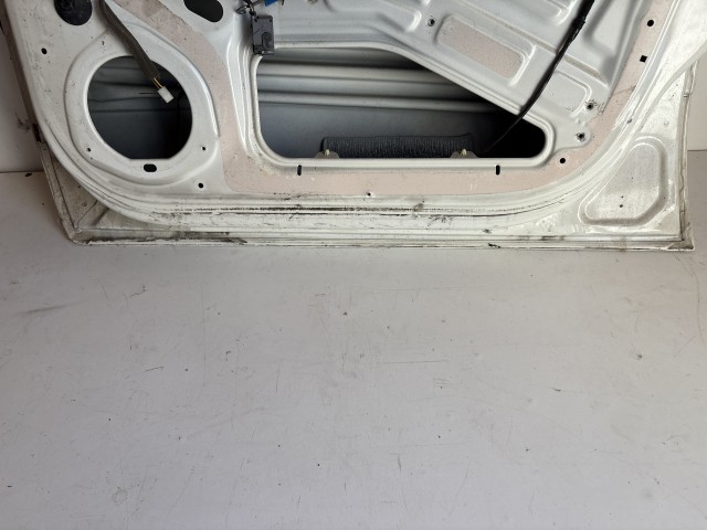 12714 Opel Zafira B Jobb első Ajtó Fehér y474