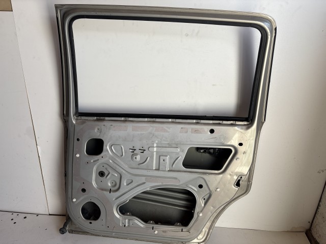 12700 Opel Zafira B Jobb hátsó Ajtó Panacotta Z167