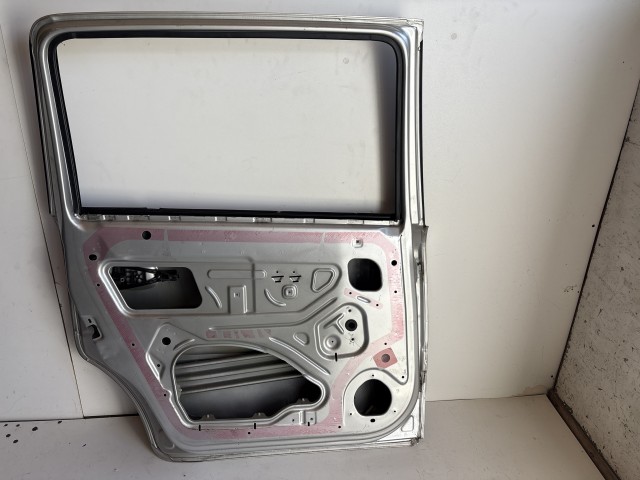 12719 Opel Zafira B Bal hátsó Ajtó Ezüst Z157