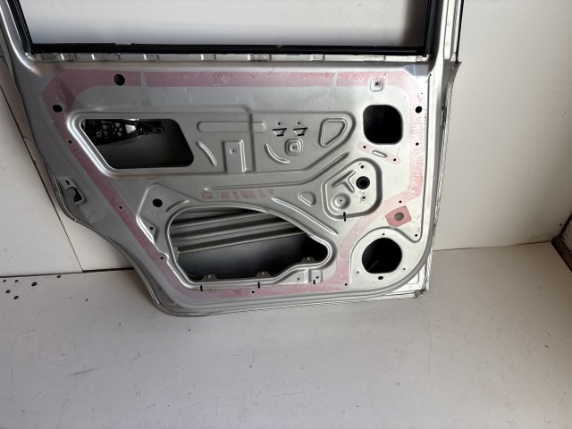 12719 Opel Zafira B Bal hátsó Ajtó Ezüst Z157