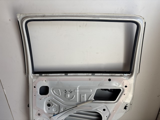12727 Opel Zafira B Jobb hátsó Ajtó Fehér