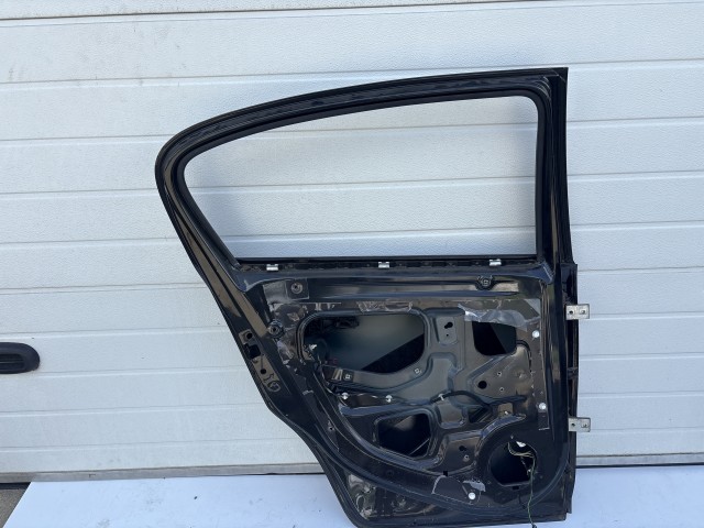 12761 Opel Corsa D Bal hátsó Ajtó Fekete Z22c