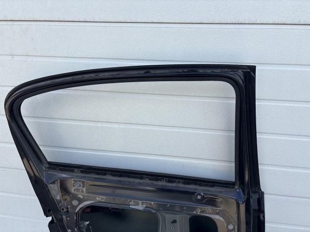 12759 Opel Corsa D Bal hátsó Ajtó Fekete Z20r