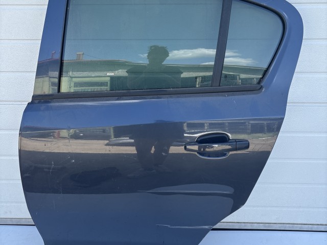 12753 Opel Corsa D Bal Ajtó Használt Fekete Z168